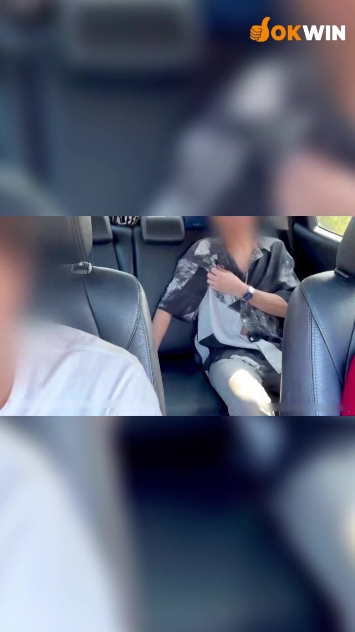 Dâm nữ vú bự nứng lồn cùng bạn trai sờ mò bú cặc public trên taxi phía sau a tài xế 1